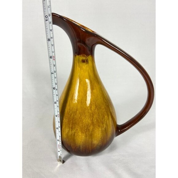 Vintage Blue mountain pottery tall sleek brown gold mid century pitcher vase. - Picture 7 of 9